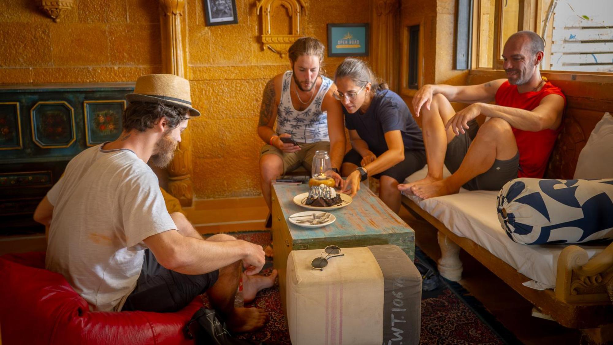 Open Road Hostel And Cafe ジャイサルメール エクステリア 写真